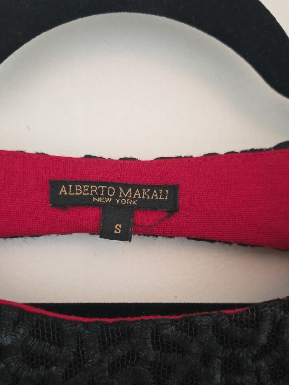Alberto Makali Black Textured Sheath Dress with Red Lining - Picture 2 of 6